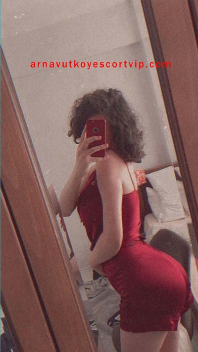 Kıvırcık Saçları ve Yeşil Gözleriyle Arnavutköy Escort Ayla’yla Unutulmaz Anlar