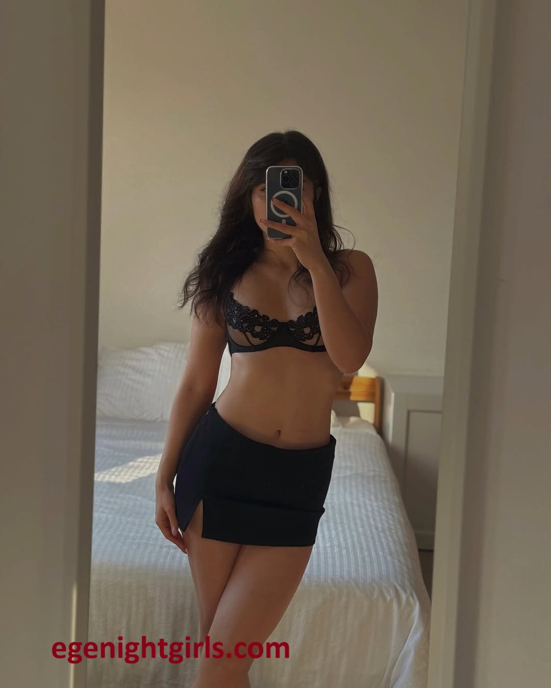 Foça Escort Bayan Selin ile Ege'nin Serin Sularında Ateşli Bir Kaçamağa Hazır Olun